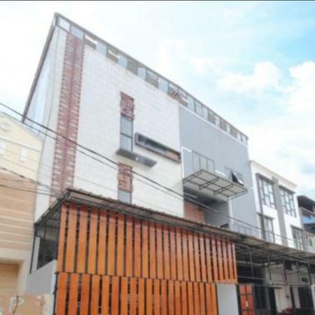 Kamar Keluarga Duri Kosambi Hotel จาการ์ตา ภายนอก รูปภาพ