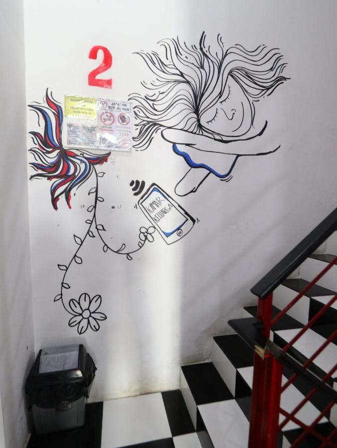 Kamar Keluarga Duri Kosambi Hotel จาการ์ตา ภายนอก รูปภาพ