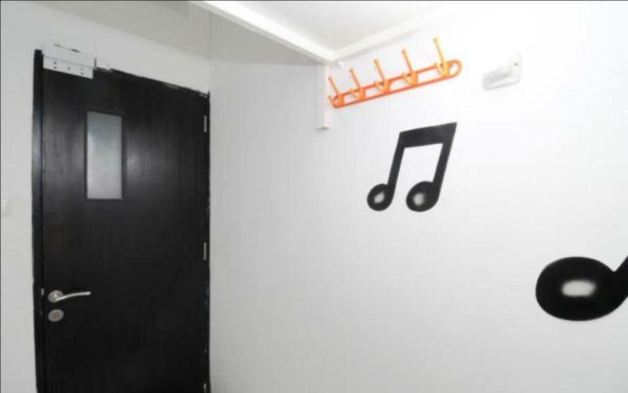 Kamar Keluarga Duri Kosambi Hotel จาการ์ตา ภายนอก รูปภาพ