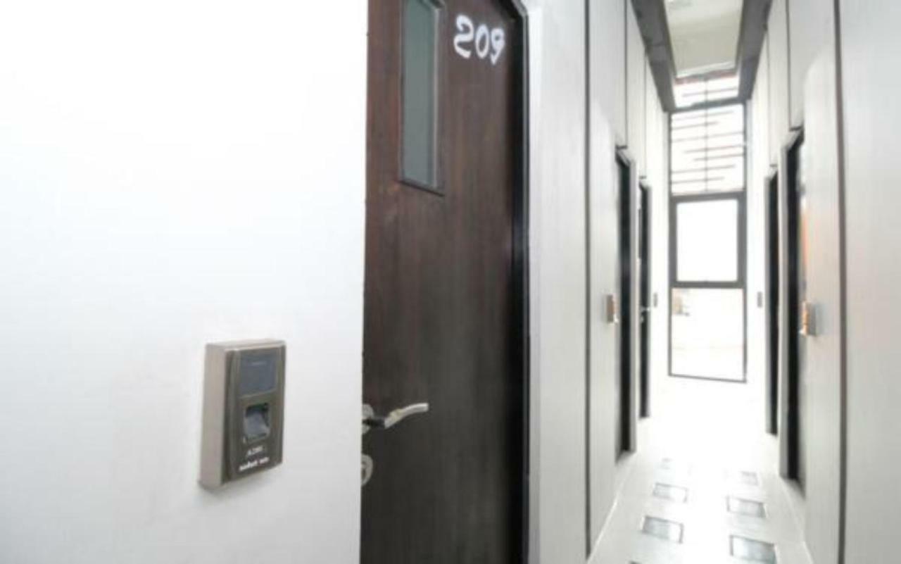 Kamar Keluarga Duri Kosambi Hotel จาการ์ตา ภายนอก รูปภาพ
